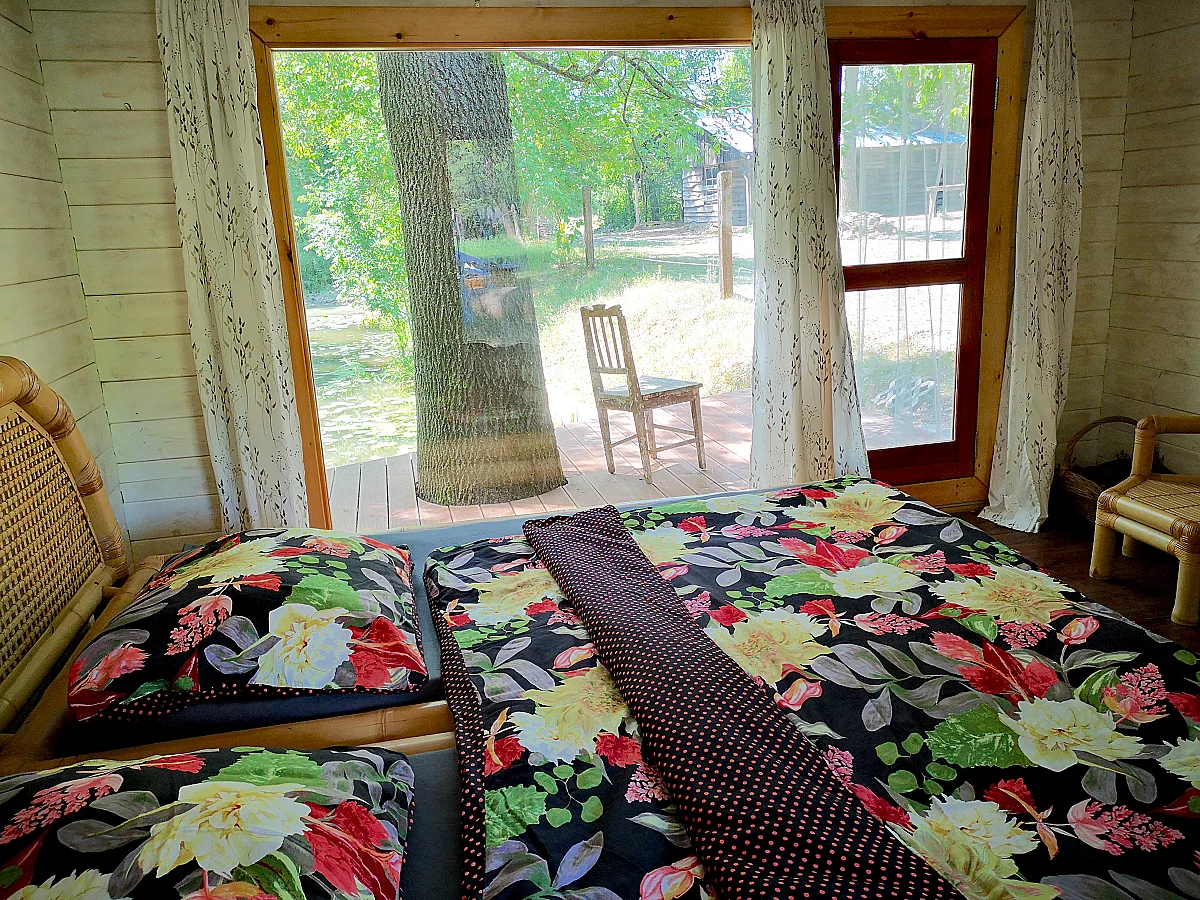 Chata nad rybníkom (2)